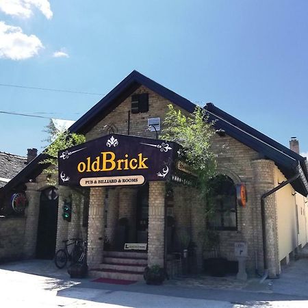 Oldbrick Pub Hotel Sombor Eksteriør billede