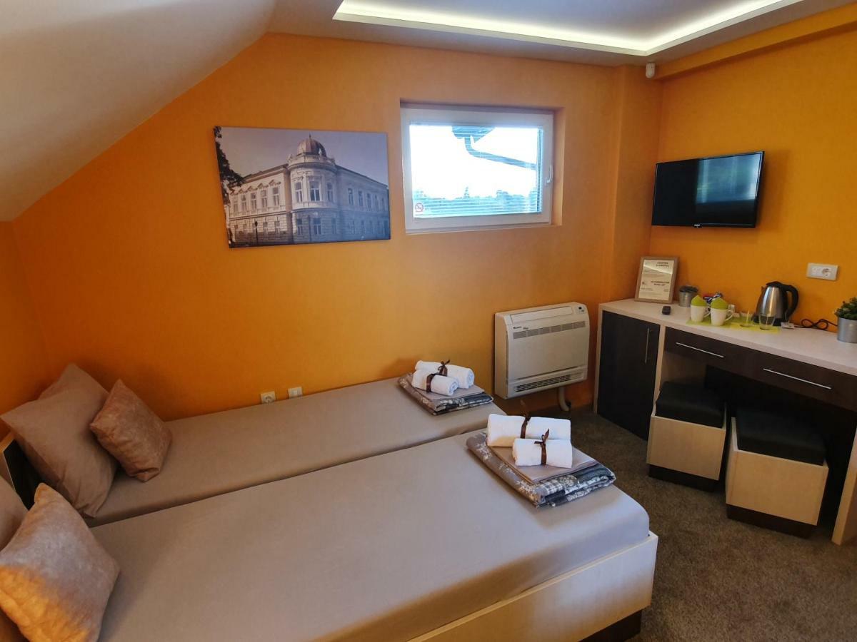 Oldbrick Pub Hotel Sombor Eksteriør billede