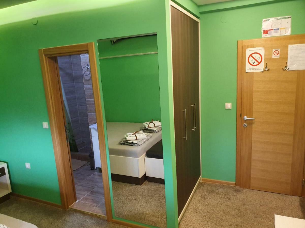 Oldbrick Pub Hotel Sombor Eksteriør billede
