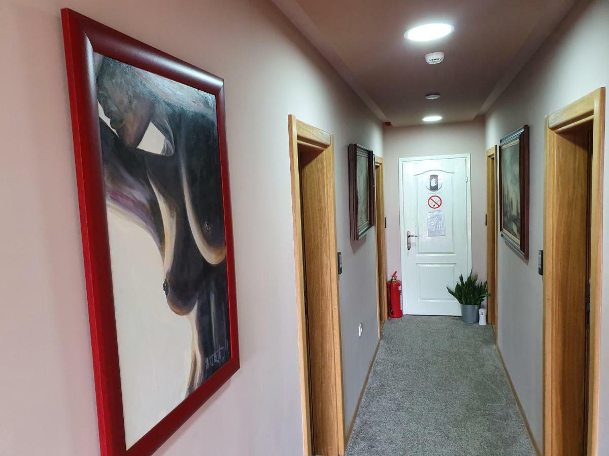 Oldbrick Pub Hotel Sombor Eksteriør billede